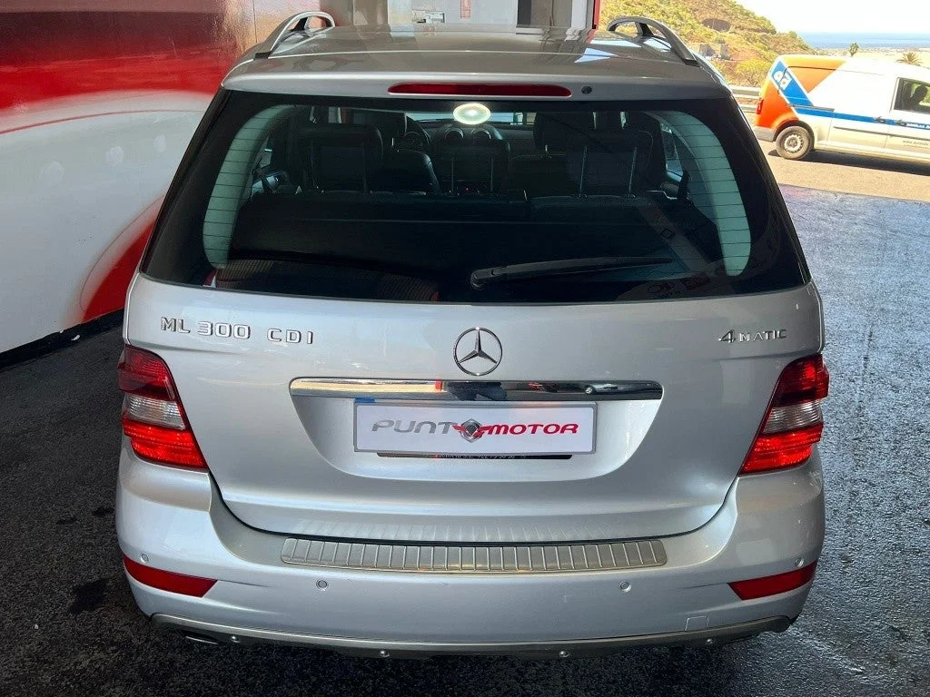 MERCEDES-BENZ Clase M ML 300CDI BE 4M Aut. - Imagen 4